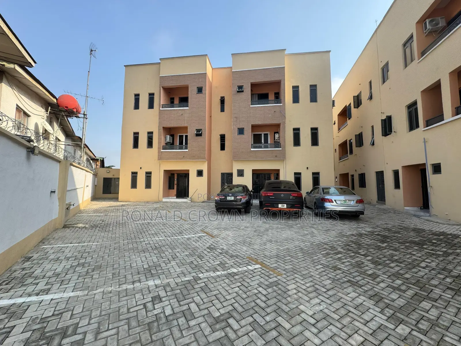 Furnished 3bdrm Apartment in Ogba GRA for sale in Ogba GRA