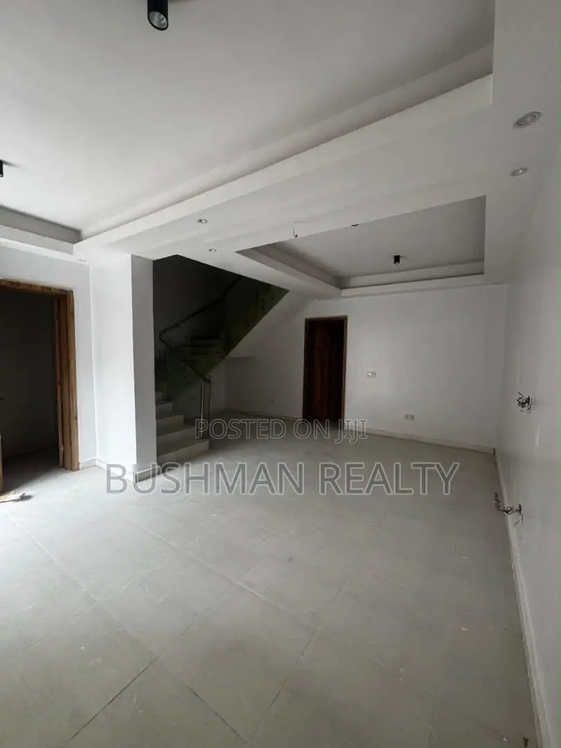 4bdrm Duplex in Lekki Phase 1 for rent in Lekki Phase 1