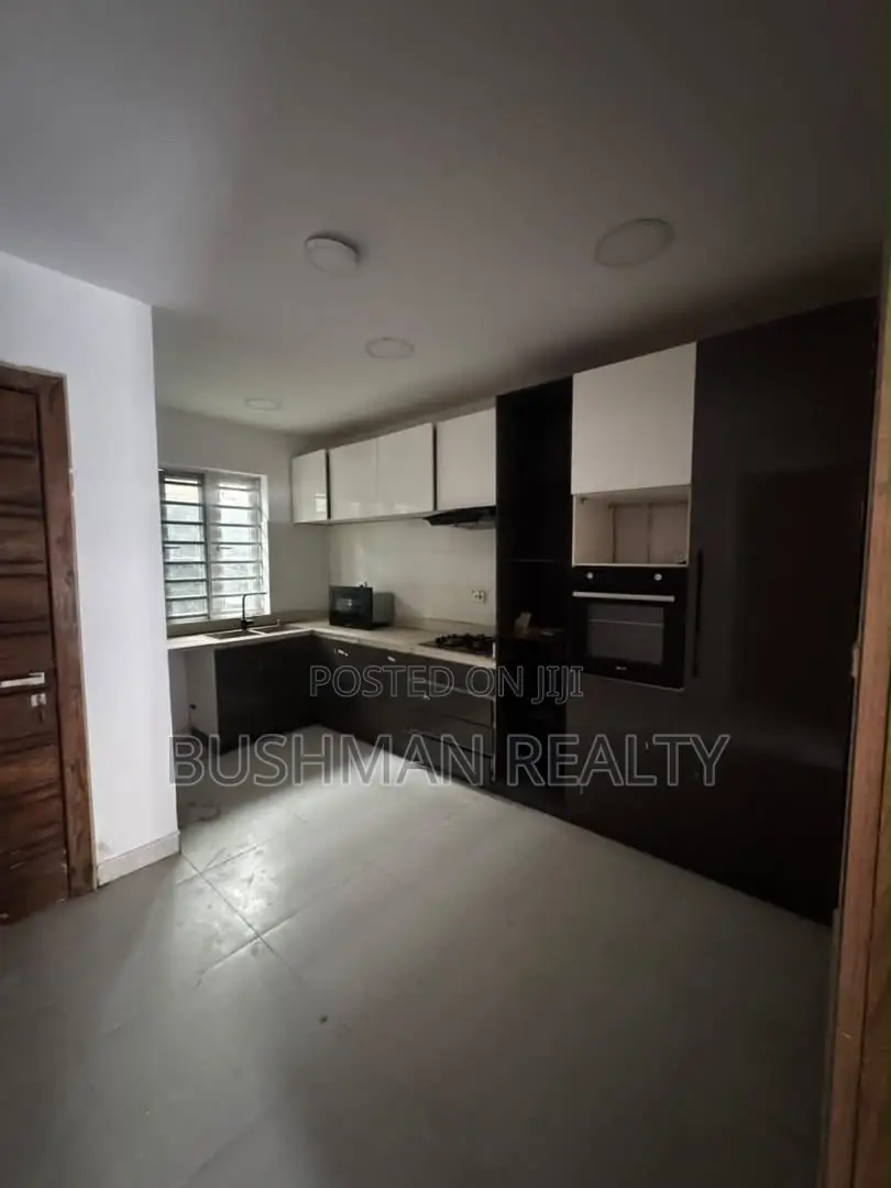 4bdrm Duplex in Lekki Phase 1 for rent in Lekki Phase 1