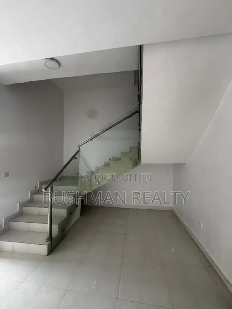 4bdrm Duplex in Lekki Phase 1 for rent in Lekki Phase 1