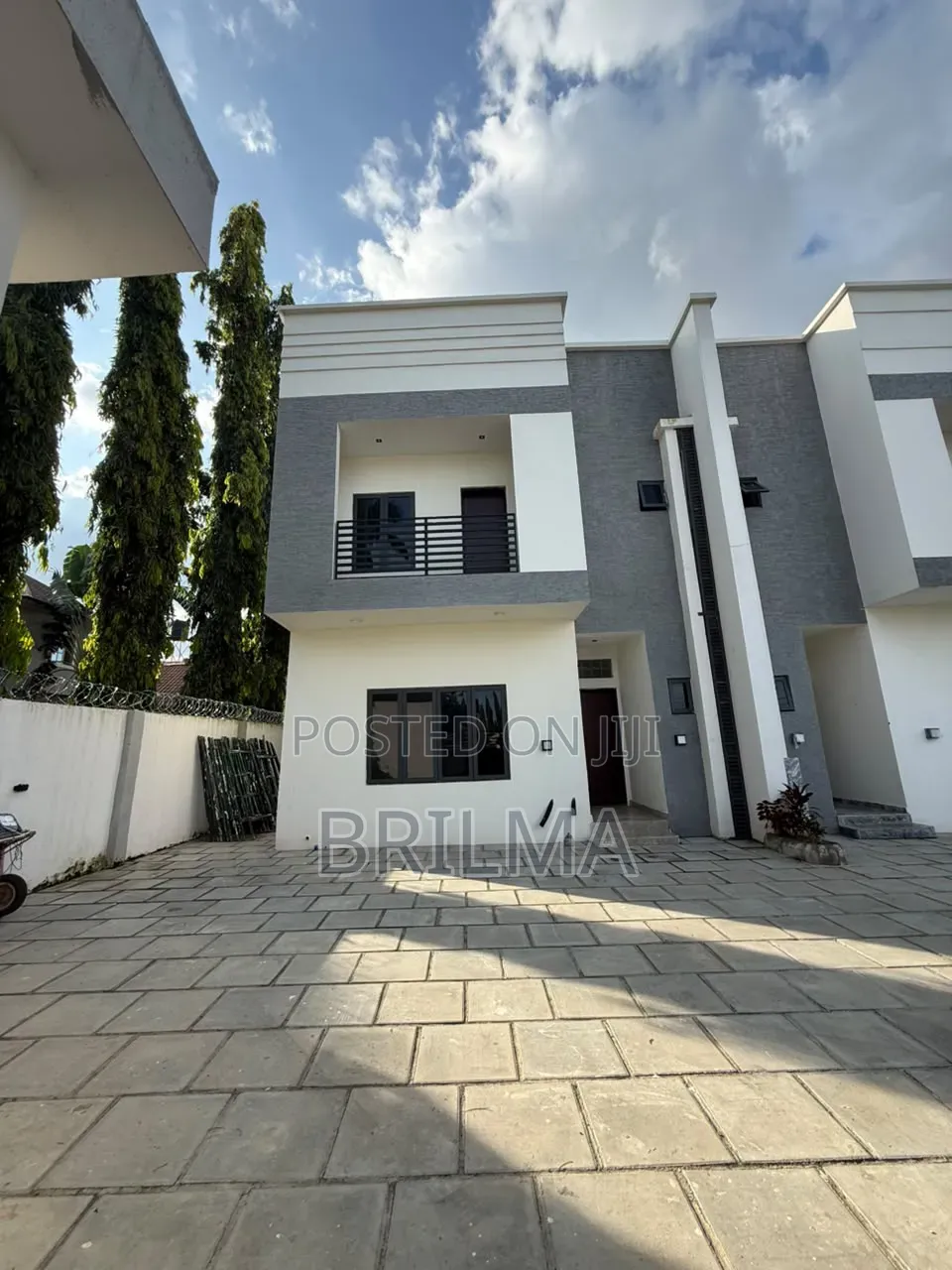 4bdrm Duplex in Life Camp for sale in Life Camp