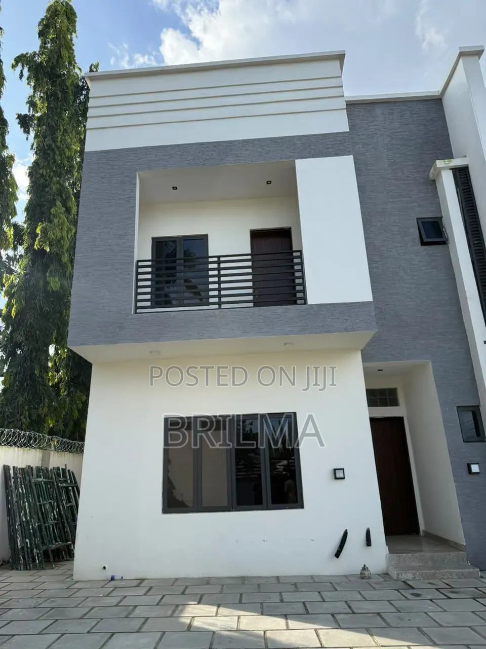 4bdrm Duplex in Life Camp for sale in Life Camp