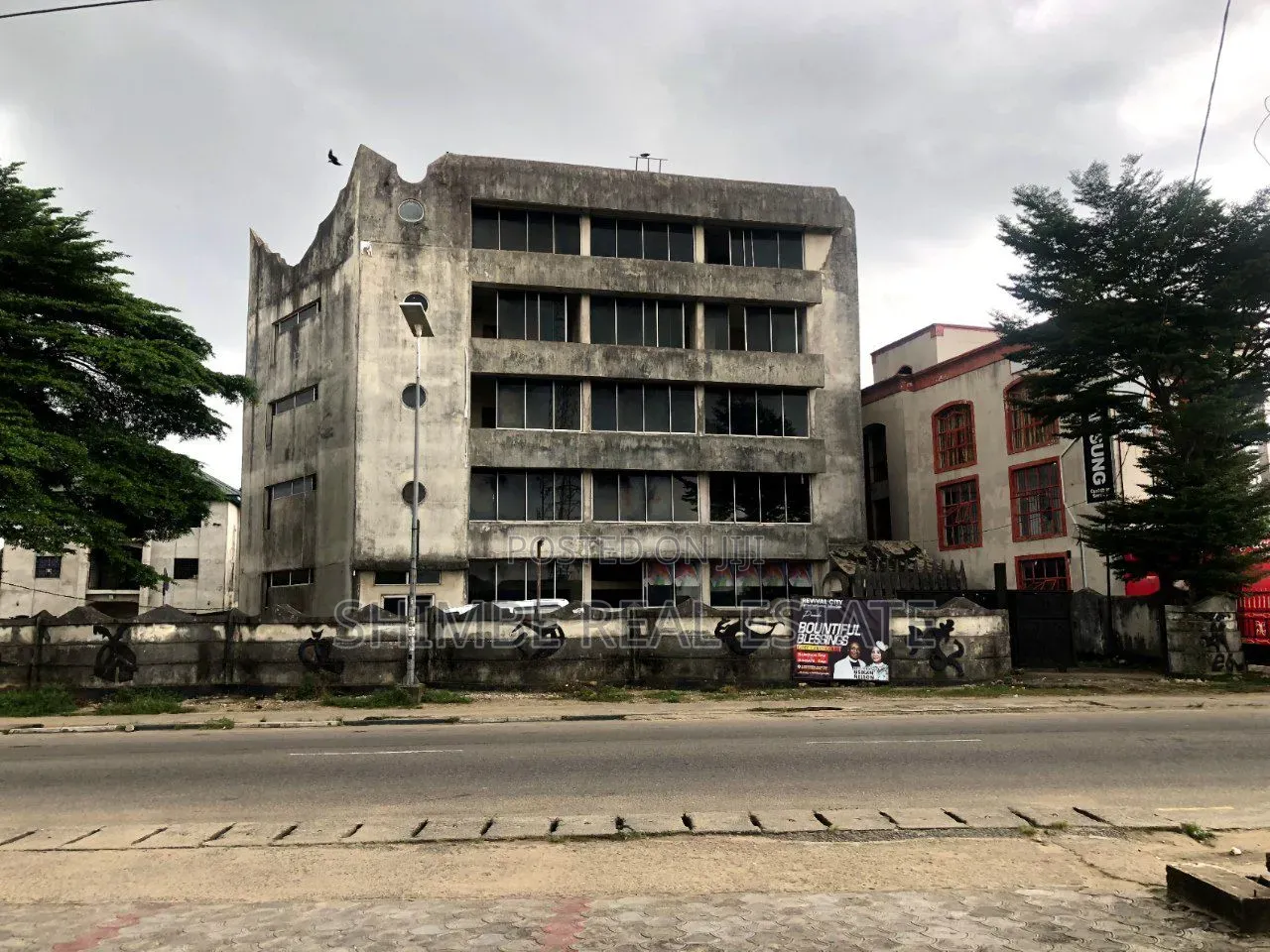 Strategic Five Floor Property for Lease in Uyo in Uyo