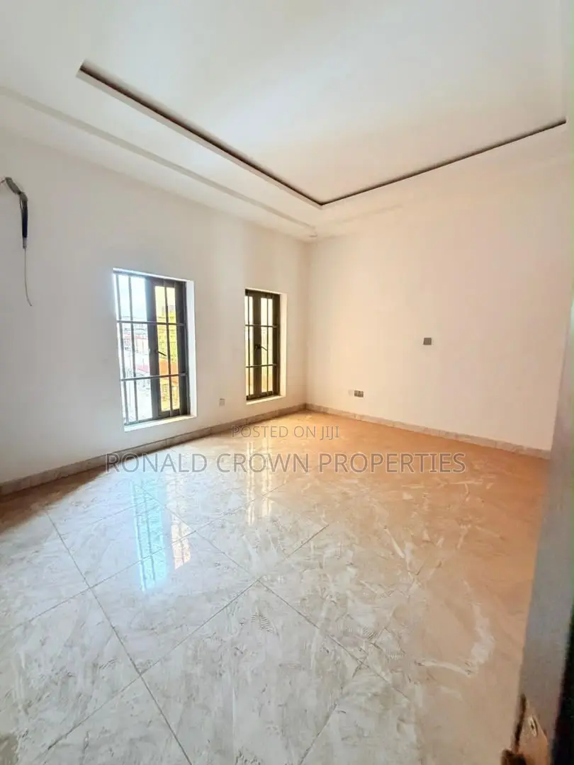 4bdrm Apartment in Allen Avenue for sale in Allen Avenue