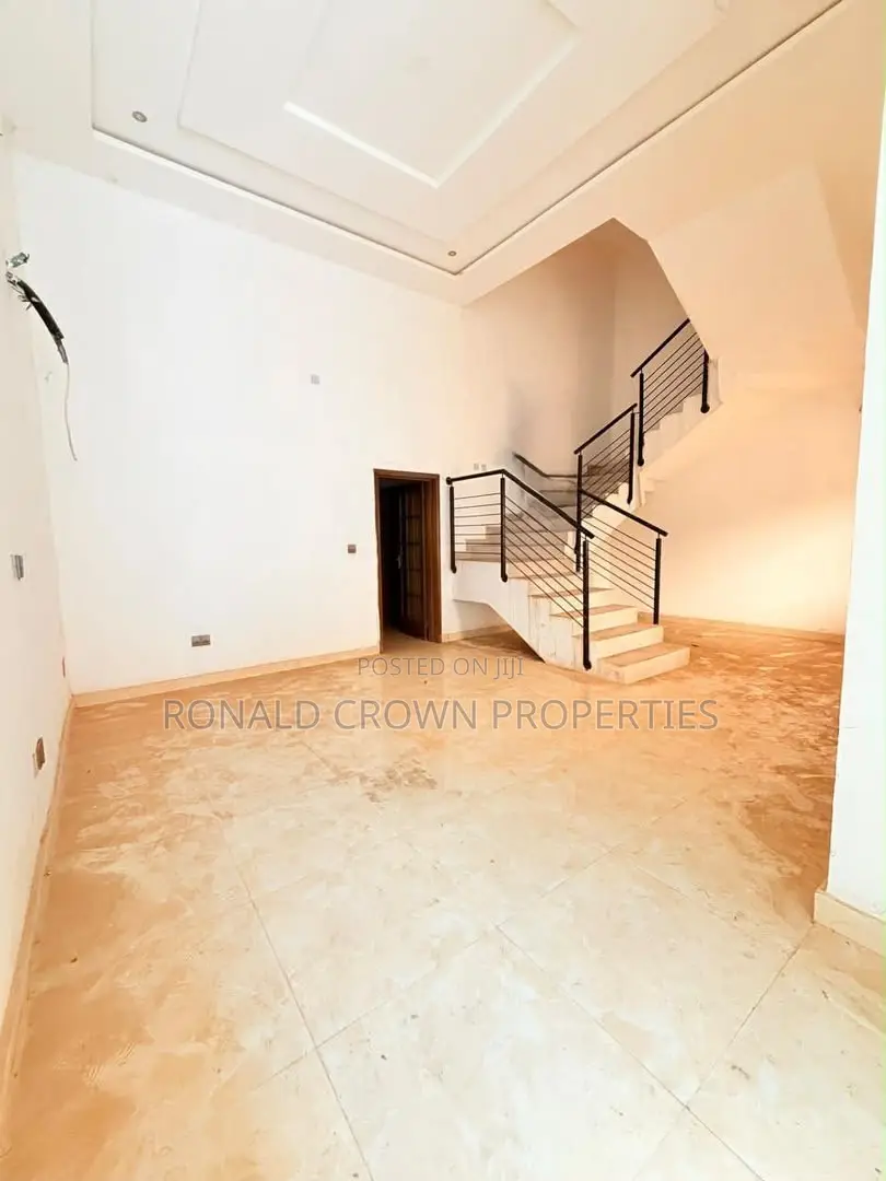 4bdrm Apartment in Allen Avenue for sale in Allen Avenue