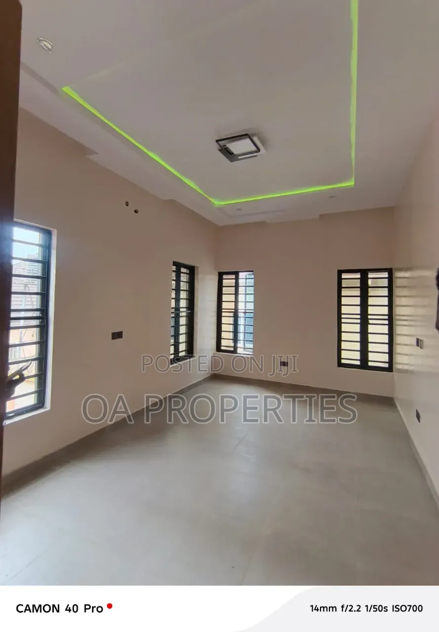 2bdrm Duplex in Okebadan Estate for rent in Akobo