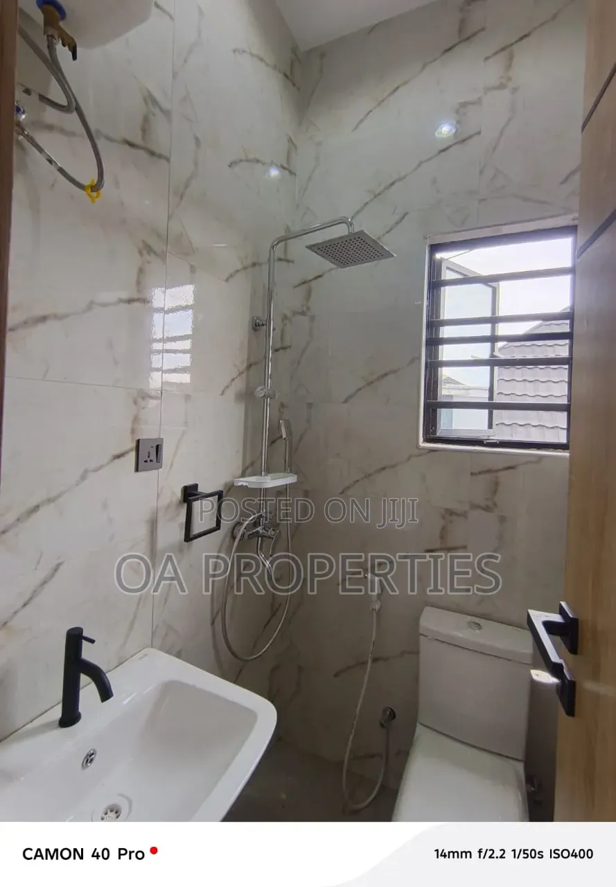 2bdrm Duplex in Okebadan Estate for rent in Akobo