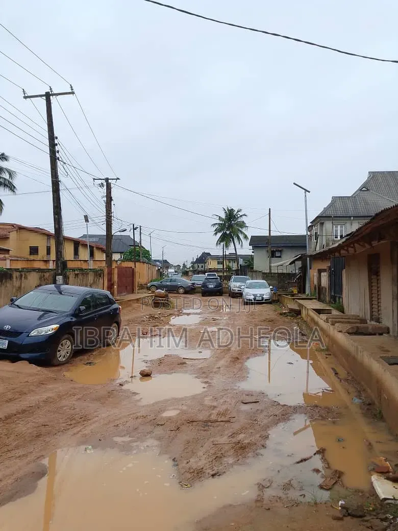 Land Measuring 60 by 120 in Egbeda