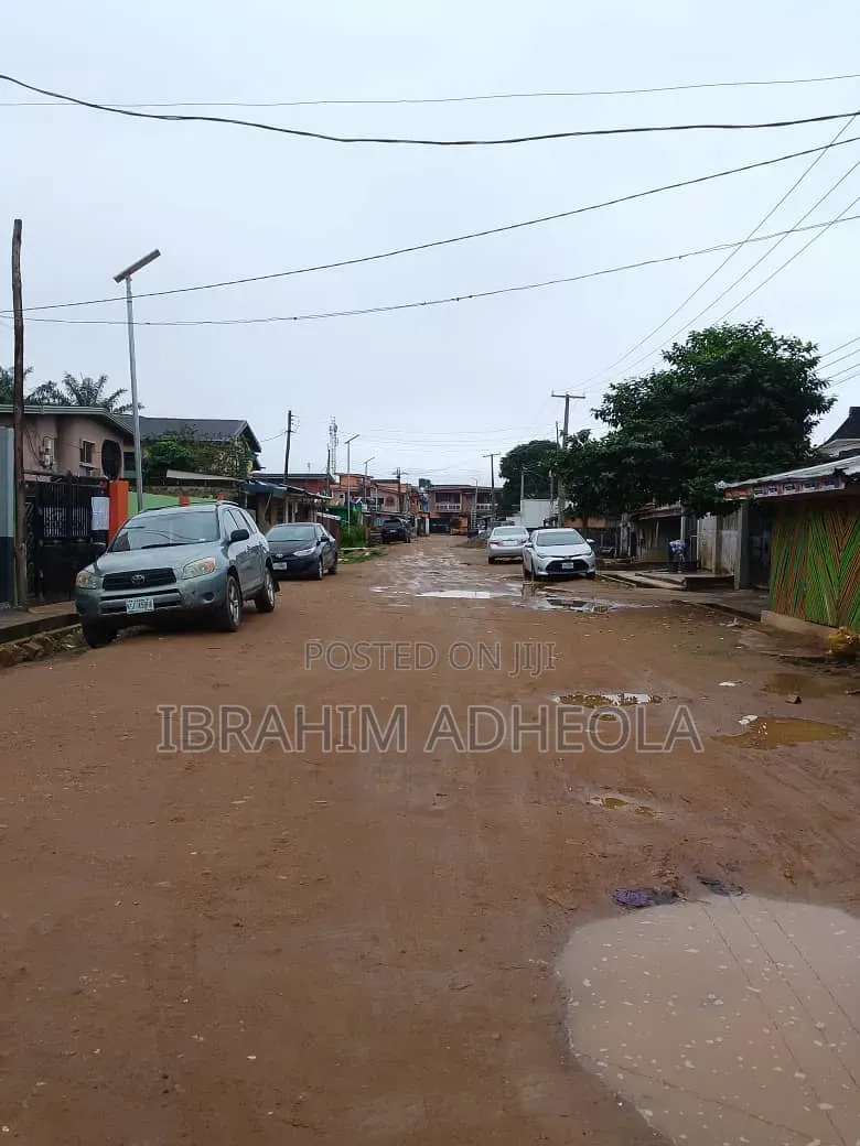 Land Measuring 60 by 120 in Egbeda