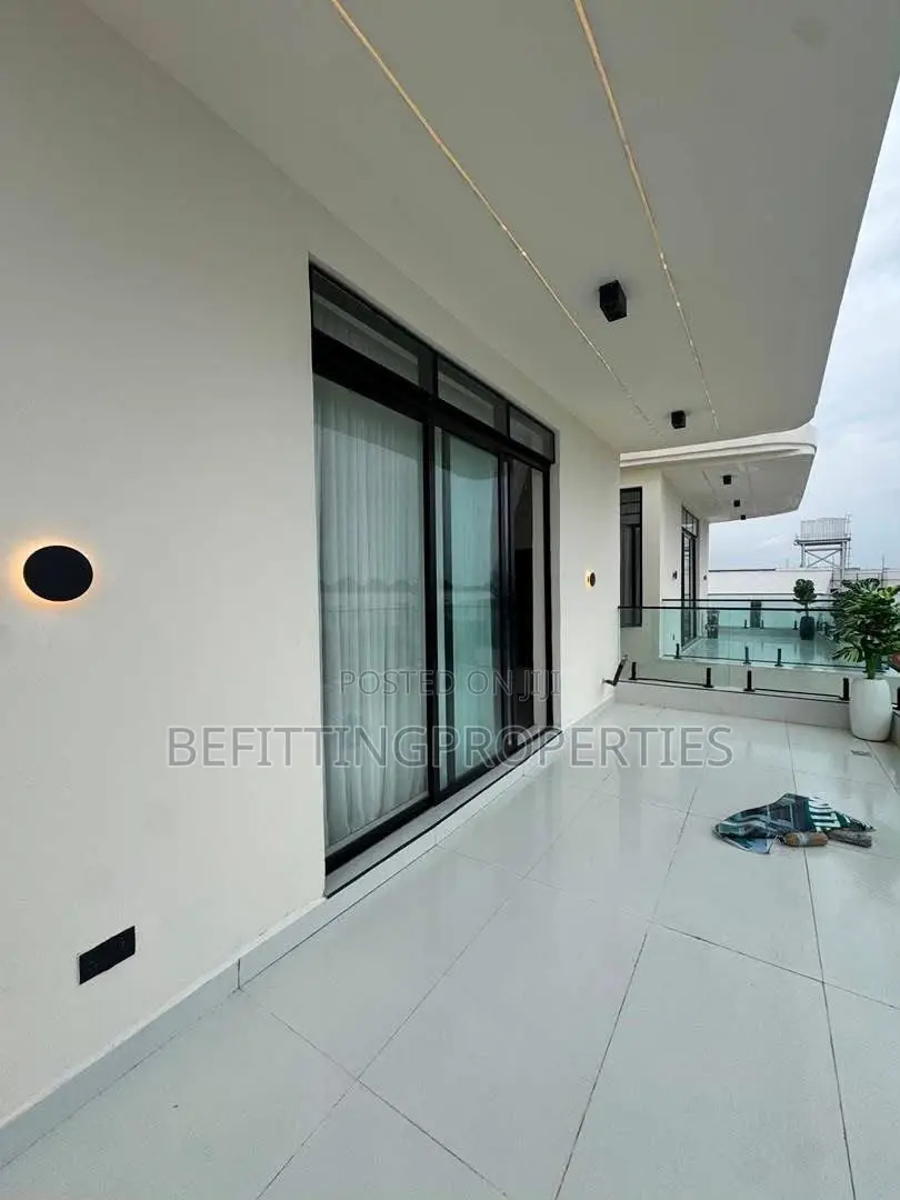 5bdrm Duplex in Chevron for sale in Chevron
