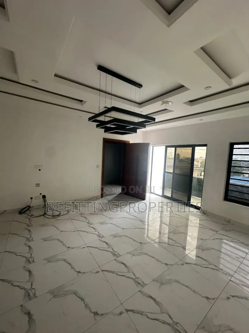 4bdrm Penthouse in Ikeja GRA for sale in Ikeja GRA