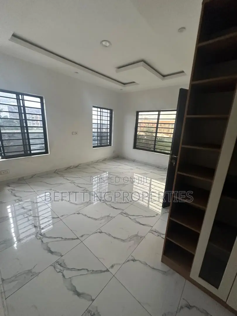 4bdrm Penthouse in Ikeja GRA for sale in Ikeja GRA