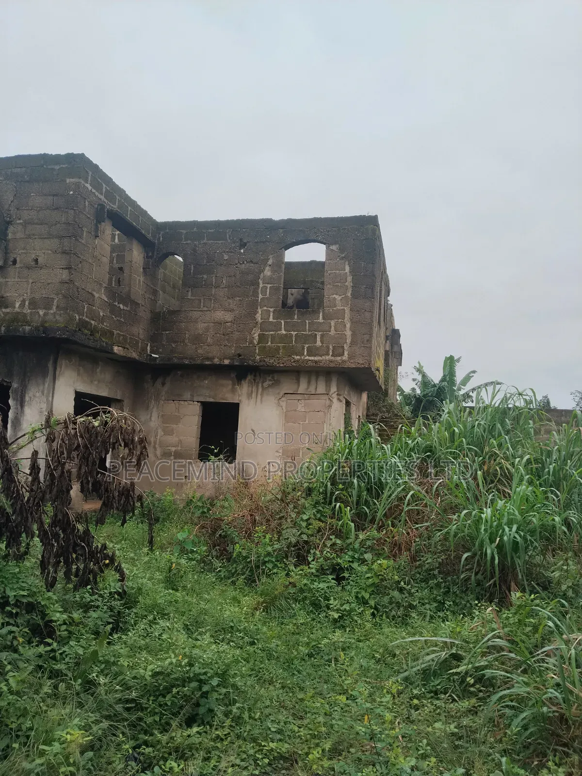 8bdrm Block of Flats in Akinbo Akute for sale in Akute Ajuwon