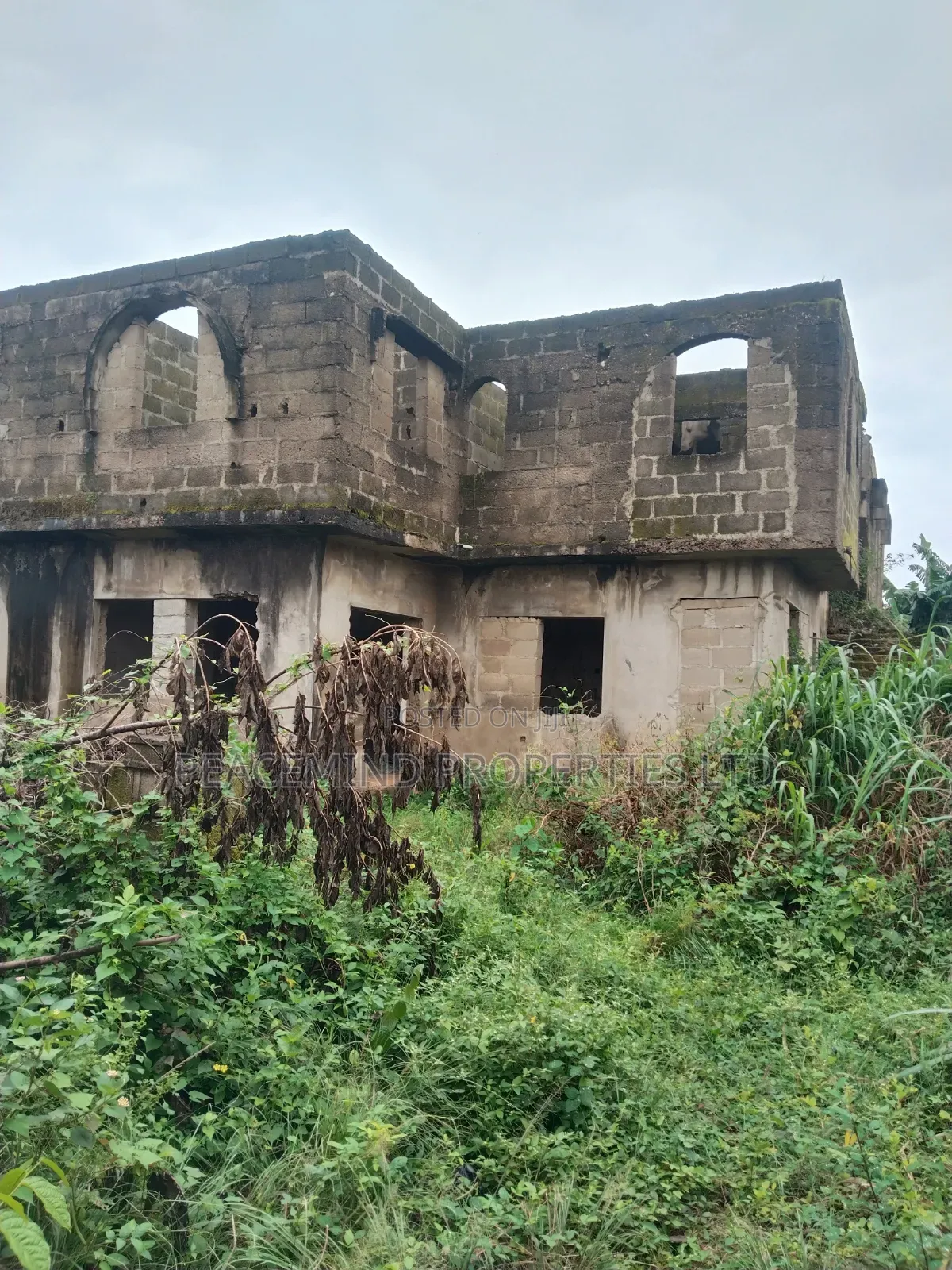 8bdrm Block of Flats in Akinbo Akute for sale in Akute Ajuwon