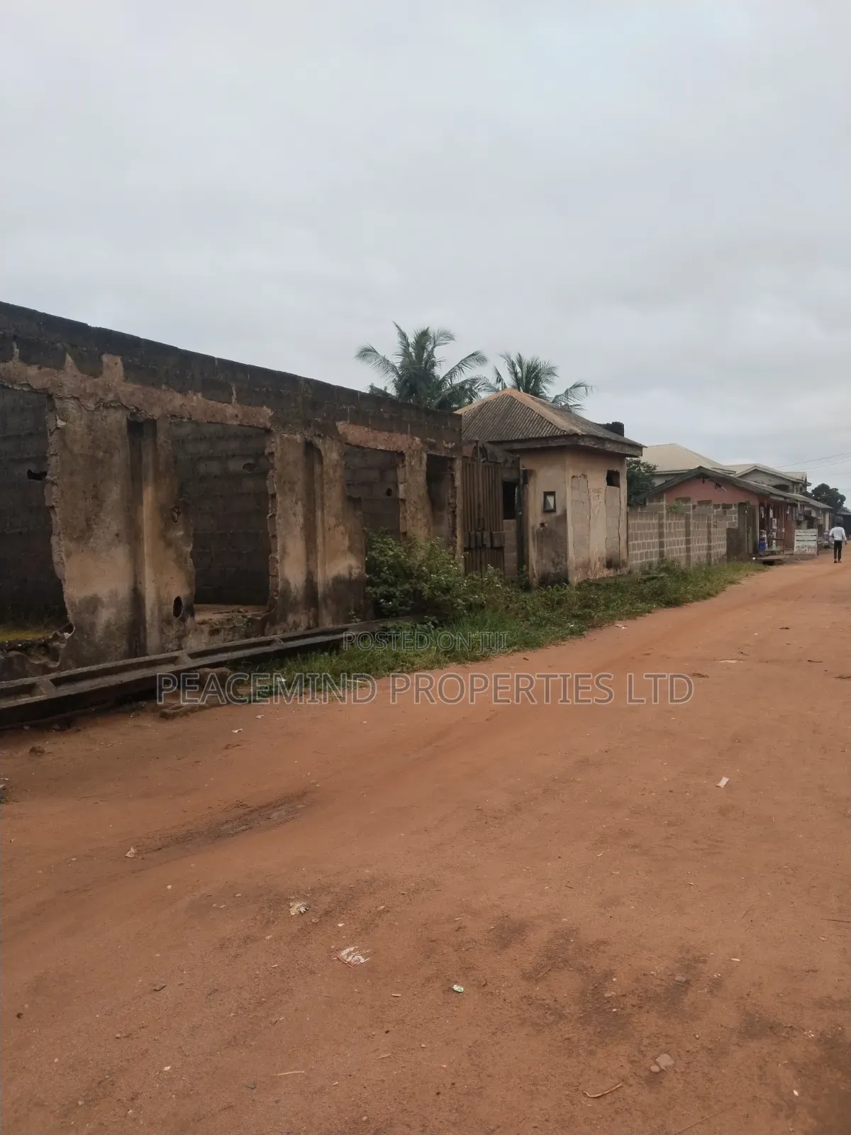 8bdrm Block of Flats in Akinbo Akute for sale in Akute Ajuwon