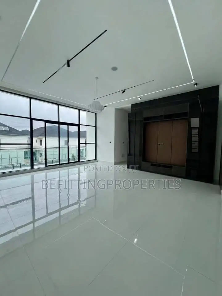 5bdrm House in Lekki for sale in Lekki