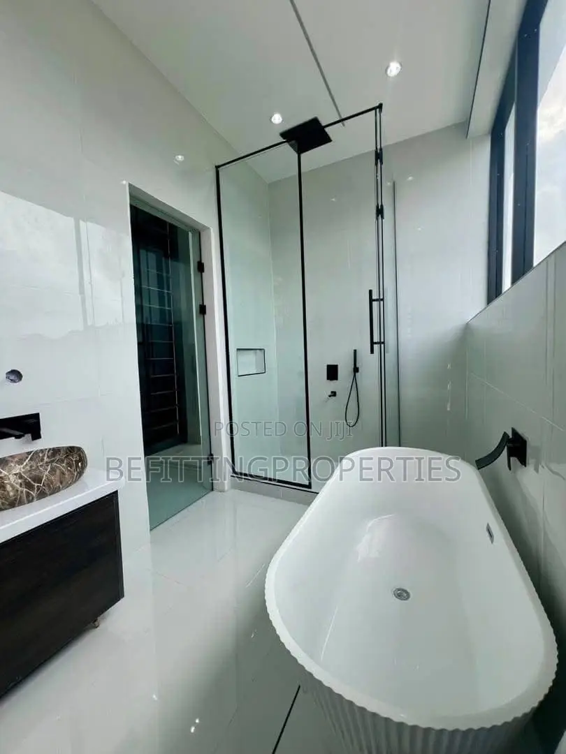 5bdrm House in Lekki for sale in Lekki