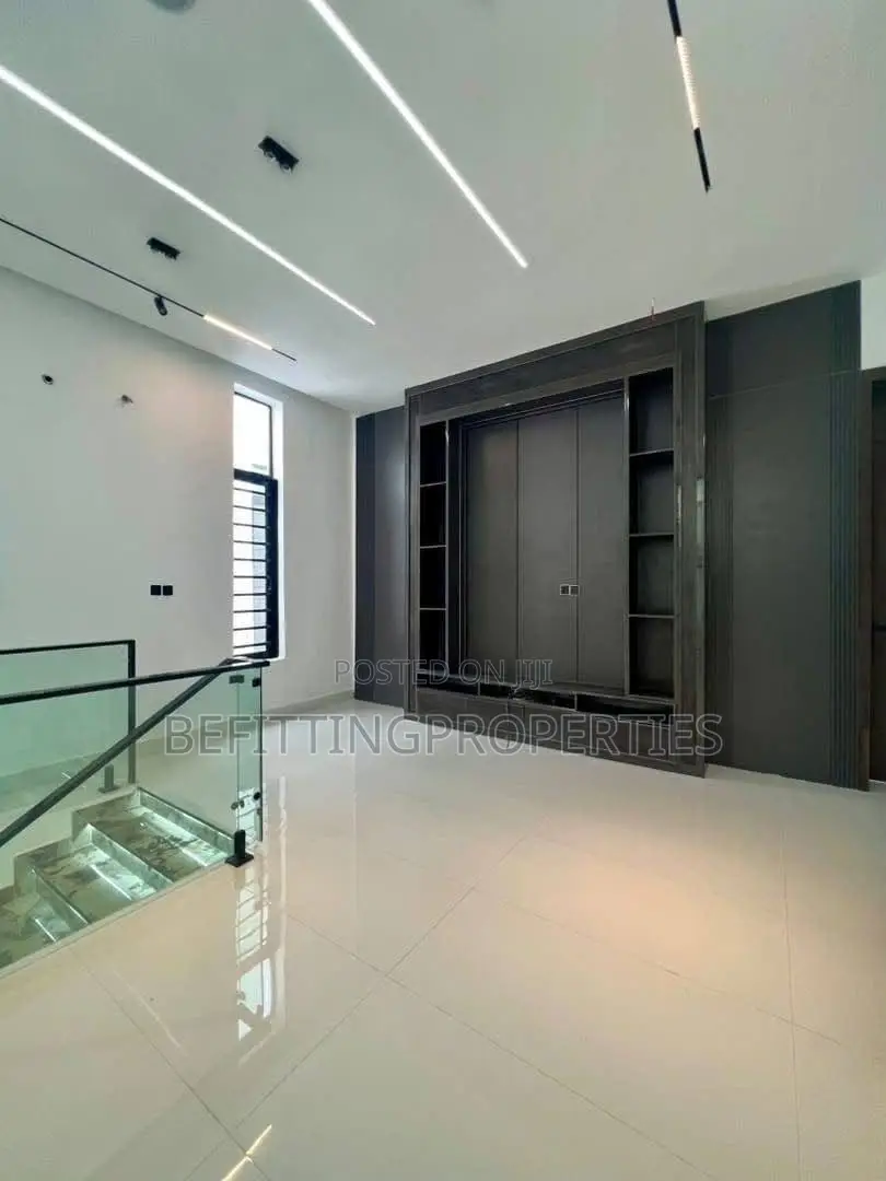 5bdrm House in Lekki for sale in Lekki