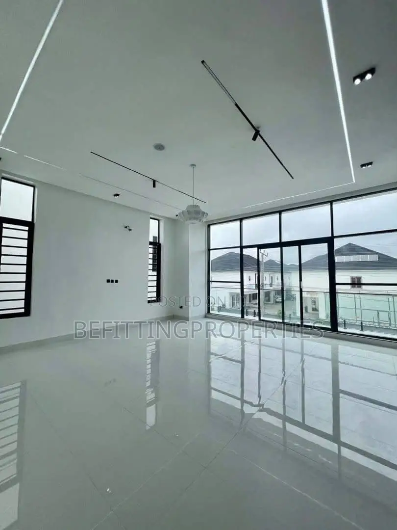 5bdrm House in Lekki for sale in Lekki