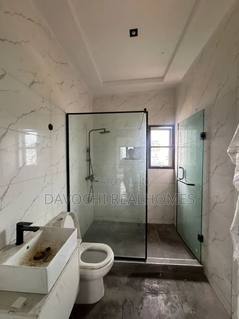 4bdrm Duplex in Lekki Phase 1 for rent in Lekki Phase 1
