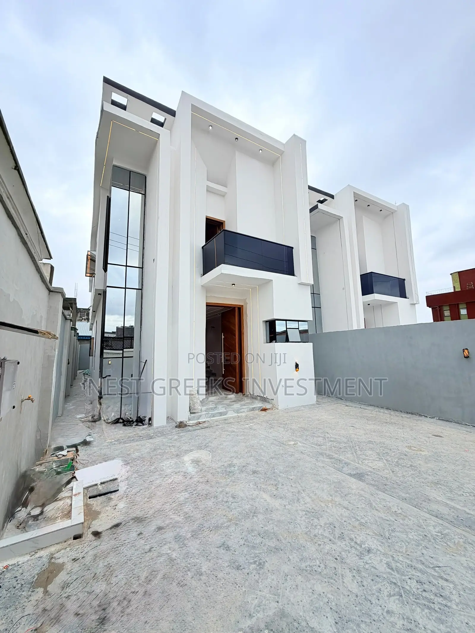 4bdrm Duplex in Oko-Oba for sale in Oko-Oba