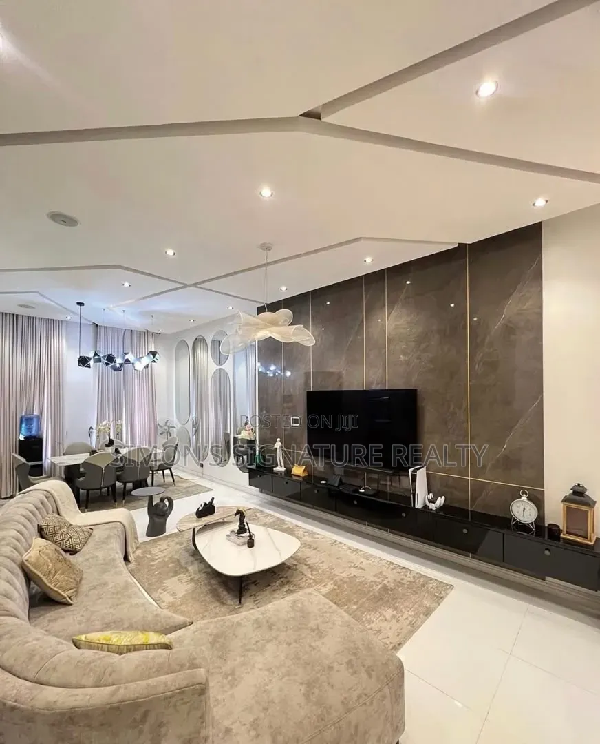 Furnished 3bdrm Duplex in Orchid, Chevron for rent in Chevron