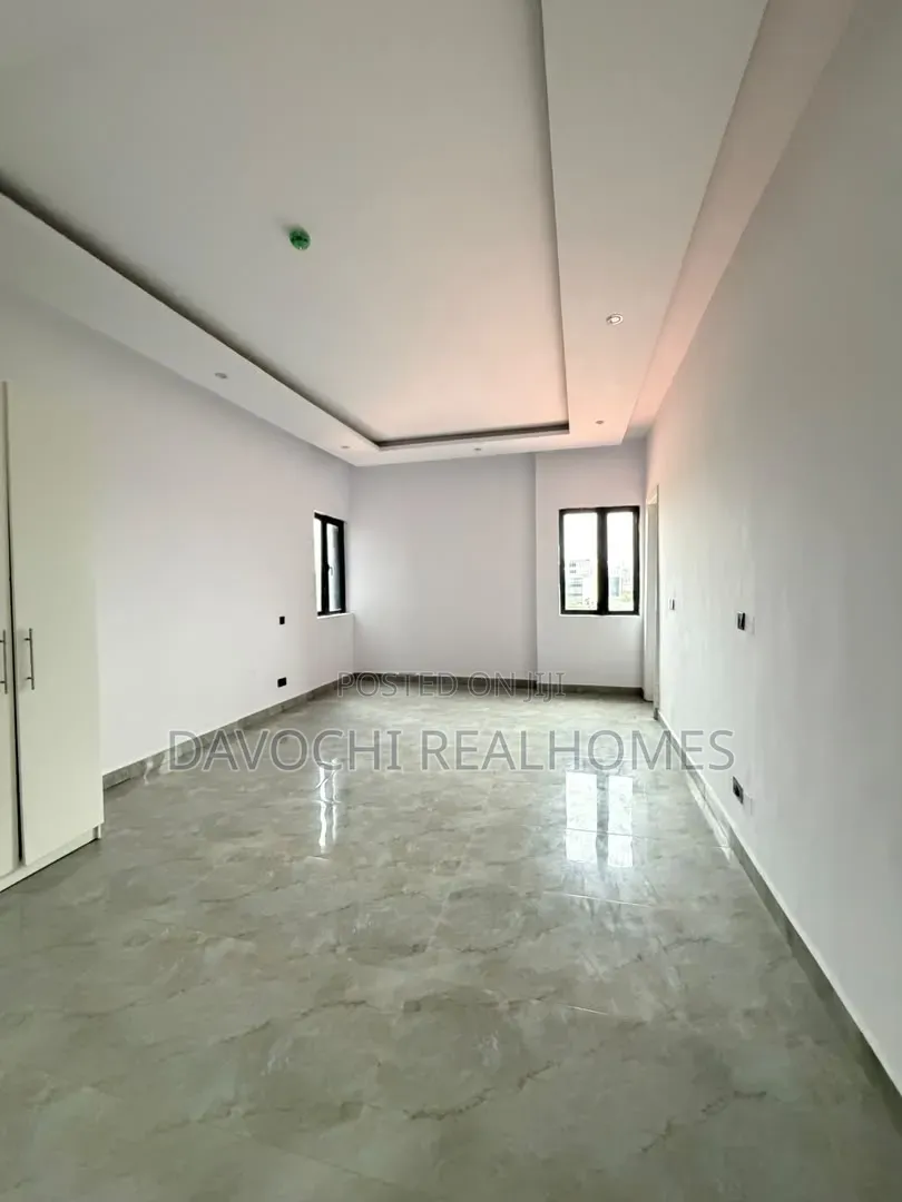 3bdrm Apartment in Adeola Odeku for rent in Adeola Odeku