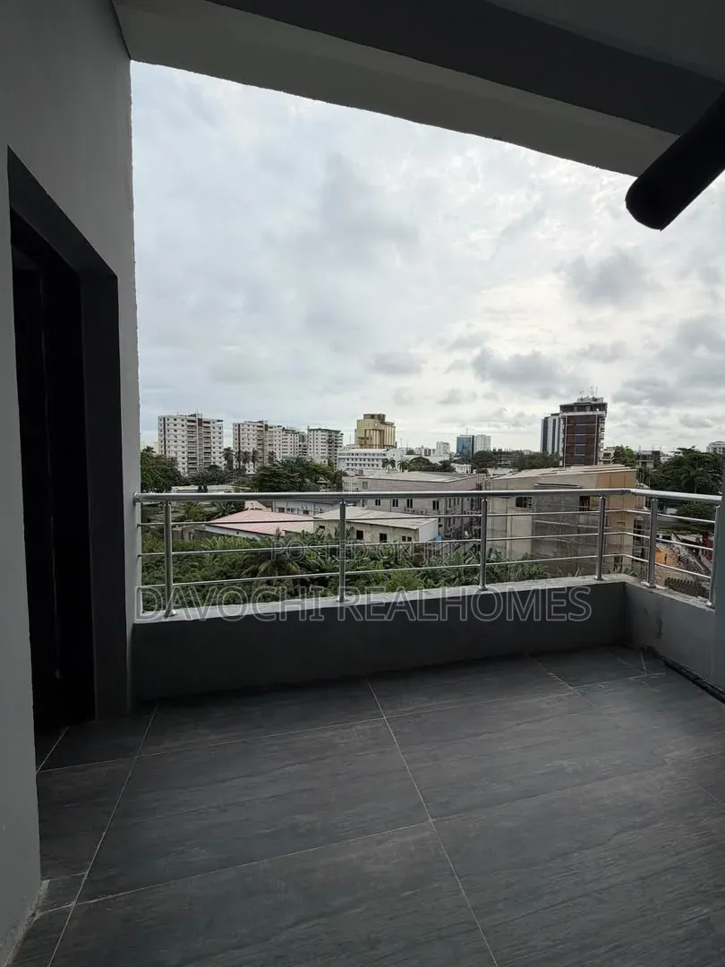 3bdrm Apartment in Adeola Odeku for rent in Adeola Odeku