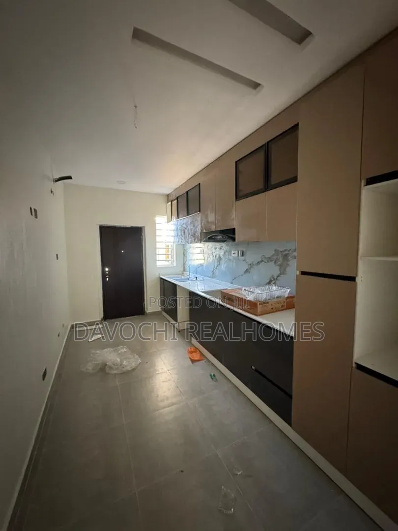 2bdrm Apartment in Ogombo for rent in Ogombo