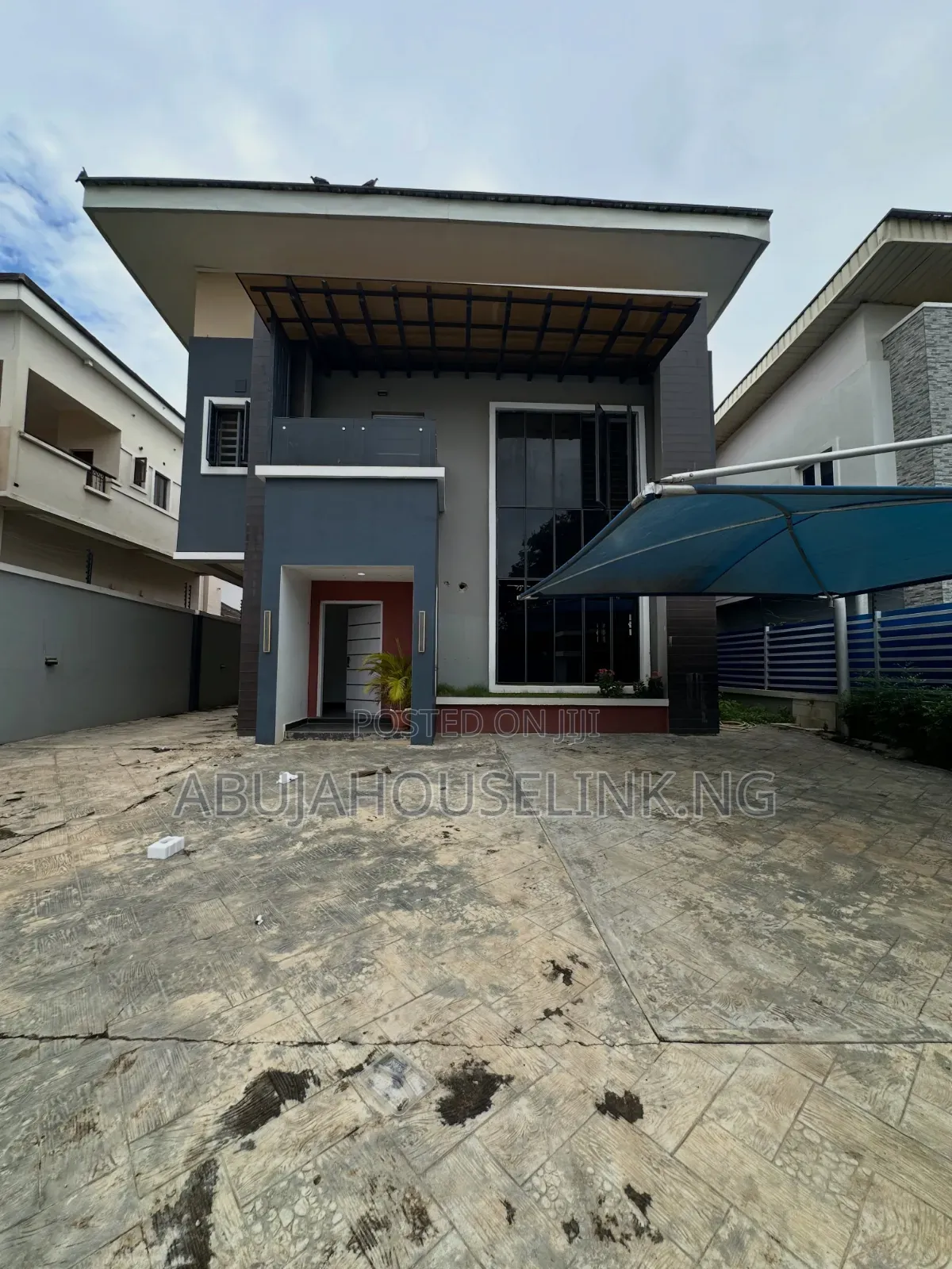 5bdrm Duplex in Apo Legislative, Zone B for sale in Zone B