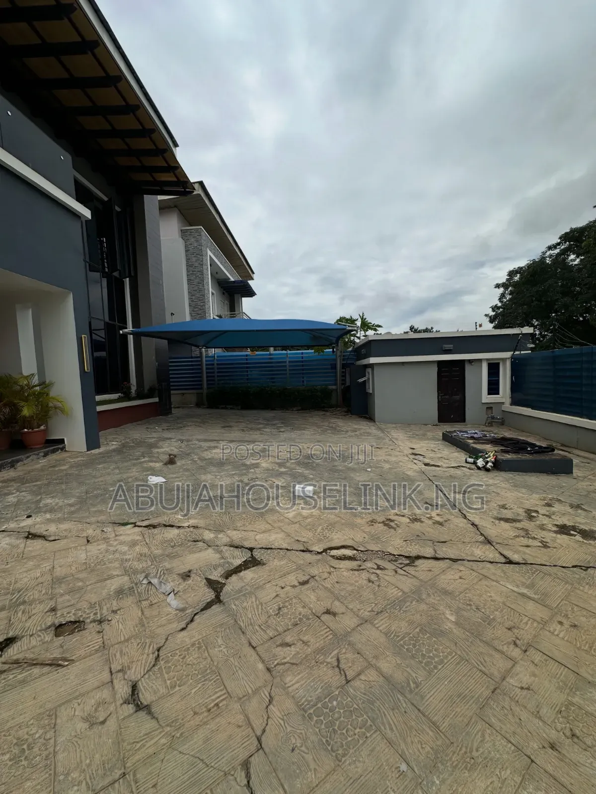 5bdrm Duplex in Apo Legislative, Zone B for sale in Zone B