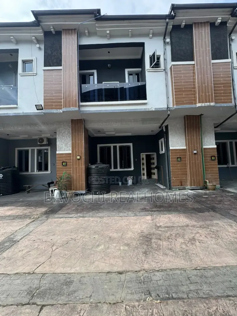 4bdrm Duplex in Chevron for rent in Chevron