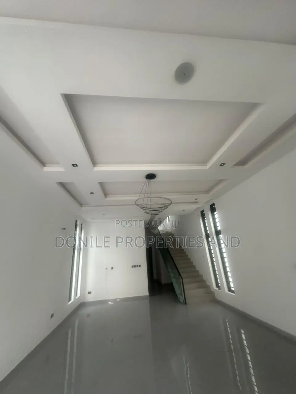 5bdrm Duplex in Osapa London for sale in Osapa london