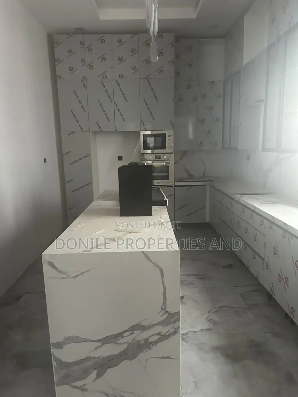 5bdrm Duplex in Osapa London for sale in Osapa london