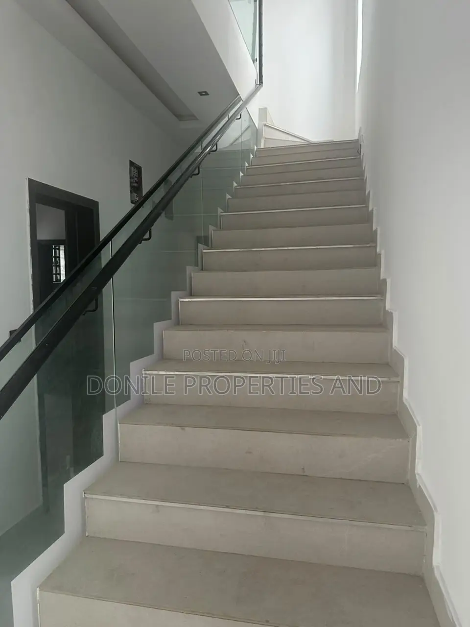 5bdrm Duplex in Osapa London for sale in Osapa london