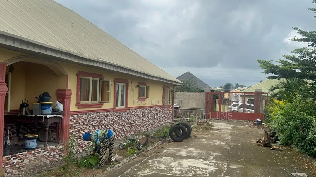 4bdrm Bungalow in Ire Akari Estate, Akala Express for sale in Akala Express