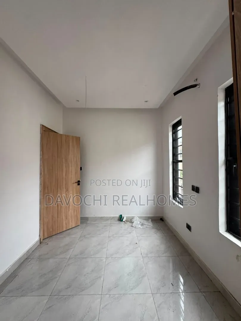 4bdrm Duplex in Chevron for rent in Chevron