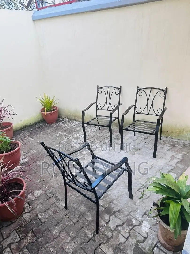 Furnished 2bdrm Bungalow in ๐๐ฒ๐ธ๐ธ๐ถ ๐ฃ๐ต๐ฎ๐๐ฒ 1, Lekki Phase 1 for rent in Lekki Phase 1