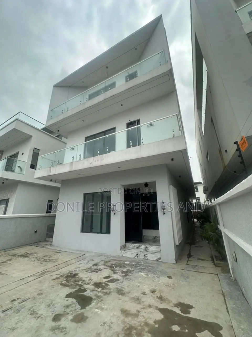 5bdrm Duplex in Rigiona View Estate, Osapa london for sale in Osapa london