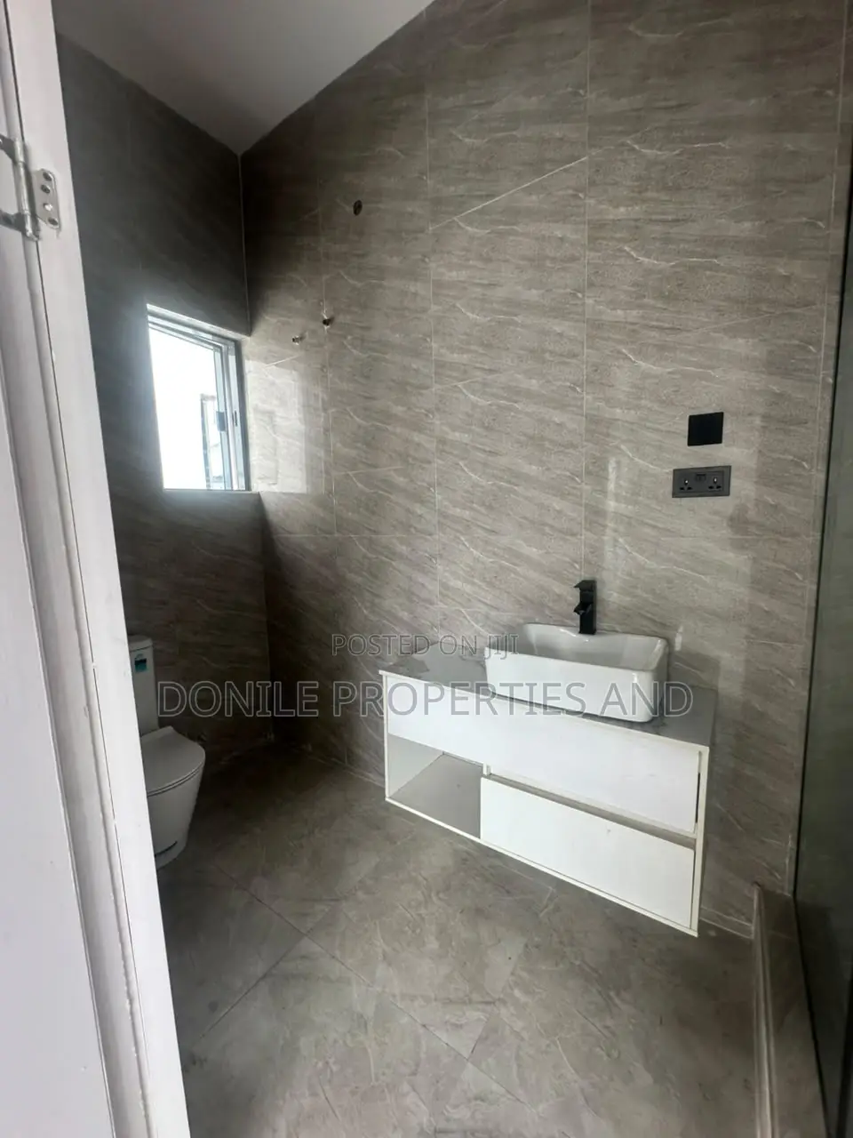 5bdrm Duplex in Rigiona View Estate, Osapa london for sale in Osapa london