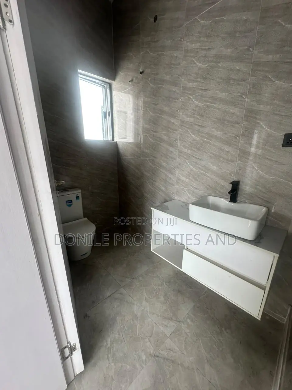 5bdrm Duplex in Rigiona View Estate, Osapa london for sale in Osapa london