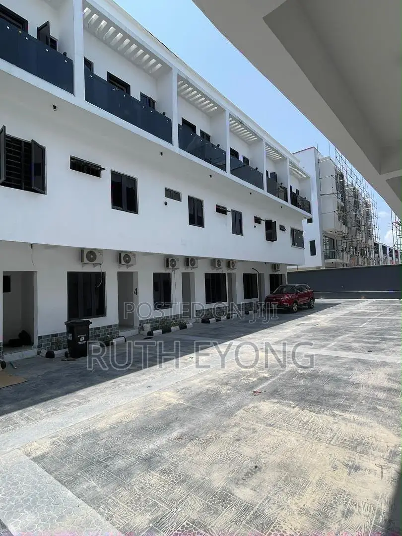 2bdrm Townhouse / Terrace in 𝗢𝗳𝗳 𝗙𝗿𝗲𝗲𝗱𝗼𝗺 𝗪𝗮𝘆,, Lekki Phase 1 for rent in Lekki Phase 1