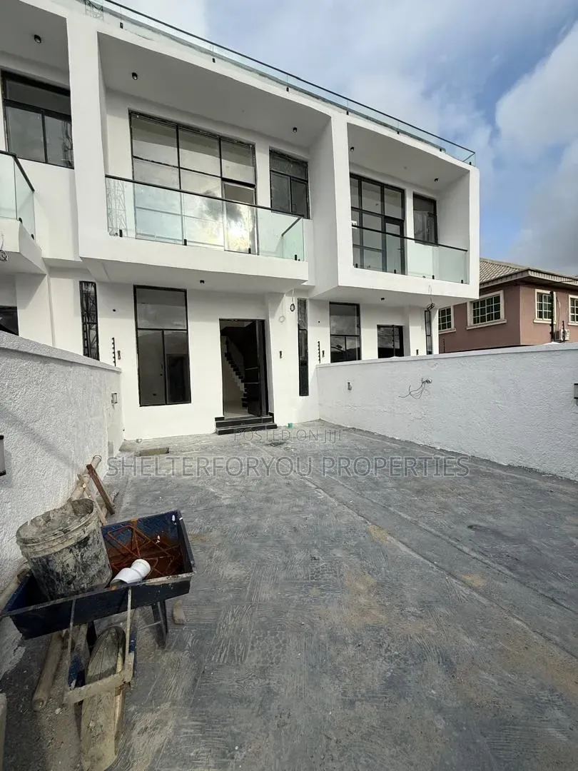 3bdrm Duplex in Sangotedo for sale in Sangotedo