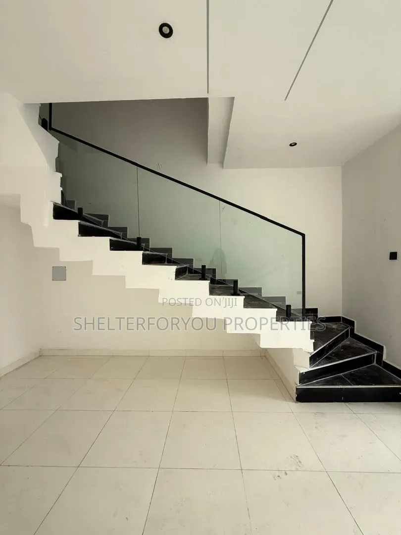 3bdrm Duplex in Sangotedo for sale in Sangotedo