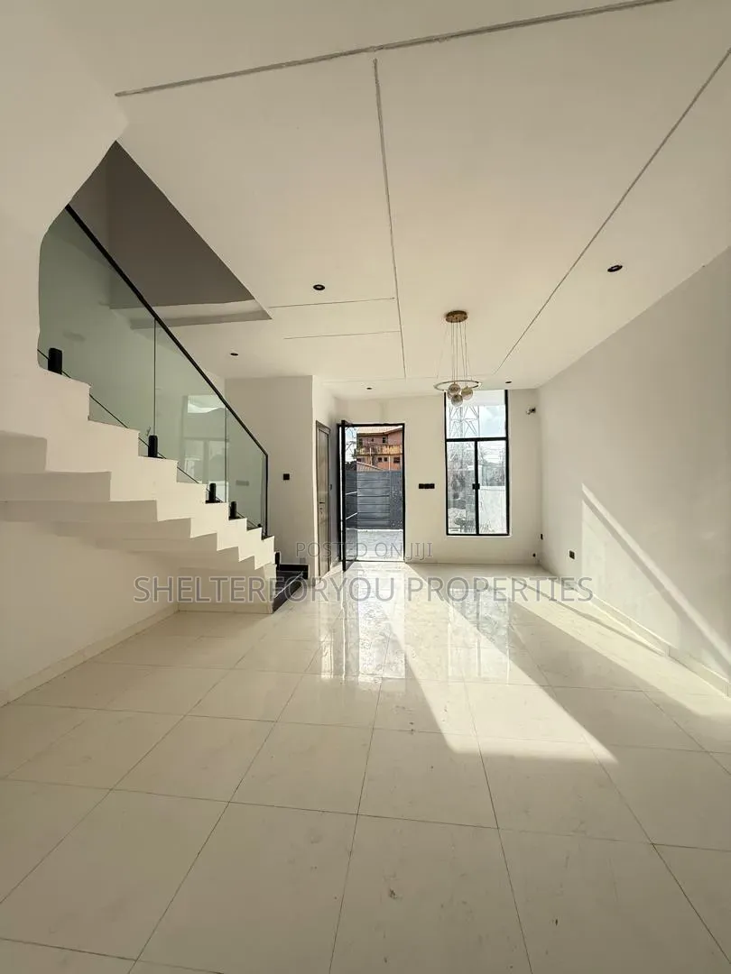 3bdrm Duplex in Sangotedo for sale in Sangotedo