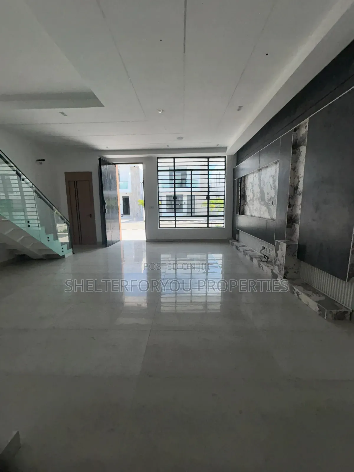 4bdrm Duplex in Lekki Expressway for sale in Lekki Expressway