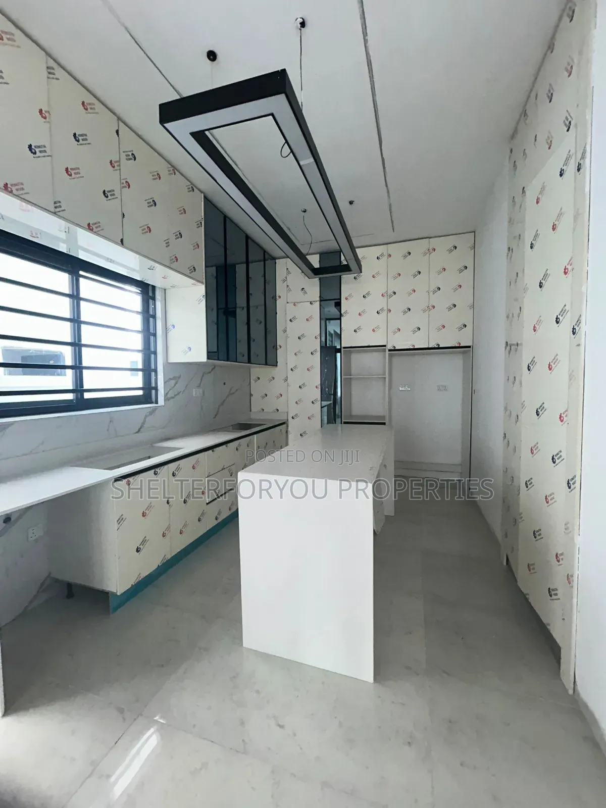 4bdrm Duplex in Lekki Expressway for sale in Lekki Expressway