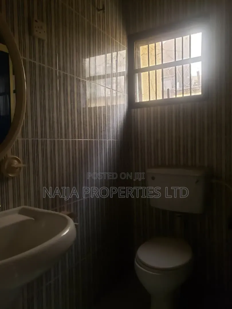 4bdrm Duplex in Omole Phase 2 for rent in Omole Phase 2