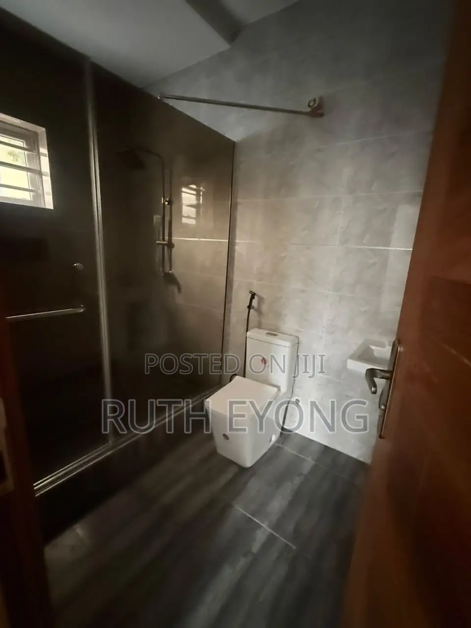 3bdrm Apartment in Lekki Right Lekk for rent in Lekki Phase 1