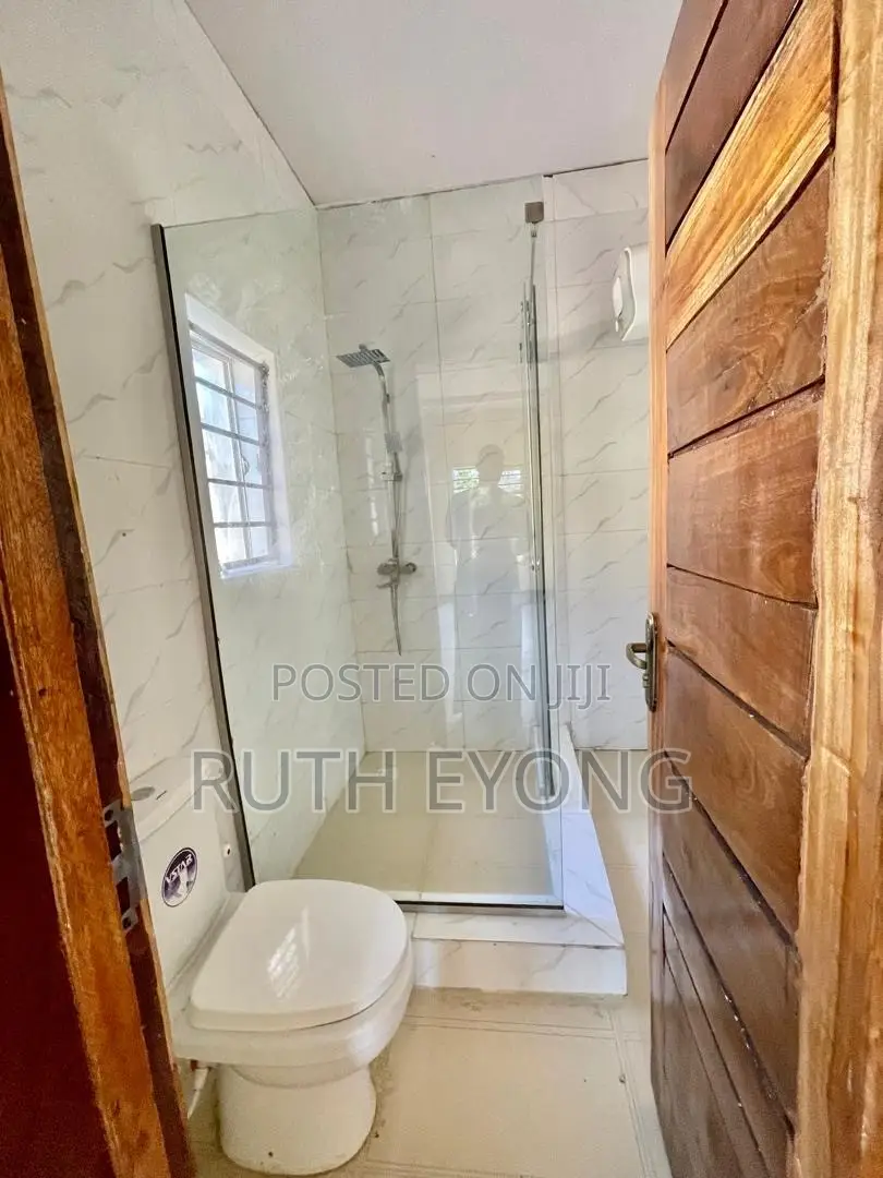 5bdrm Duplex in Ikota Lekk for rent in Ikota